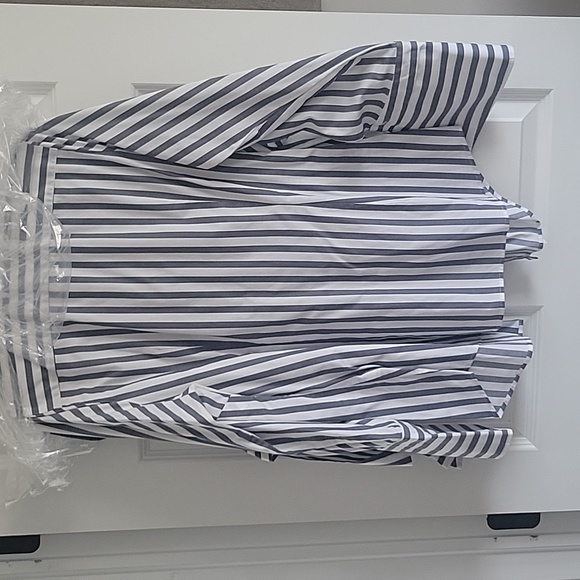 Banana republic button down shirt - Picture 2 of 8